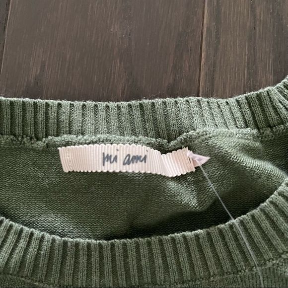 Francesca’s Mi Ami tie waist sweater size large - Picture 2 of 3